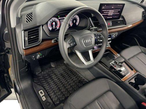 2024 Audi Q5 40 Premium Plus
