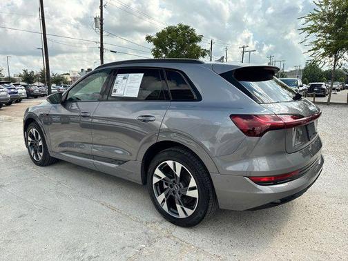 2021 Audi e-tron Premium