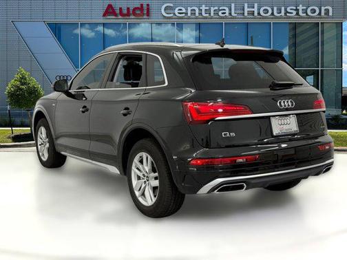 2023 Audi Q5 45 S line Premium