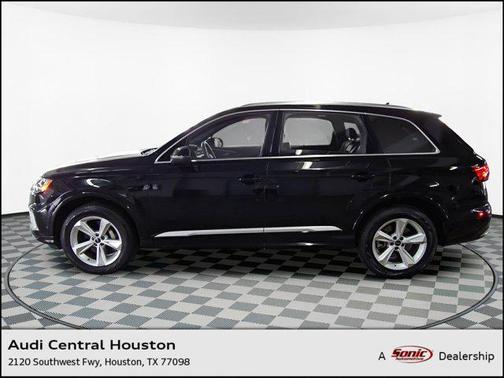 2023 Audi Q7 45 Premium Plus
