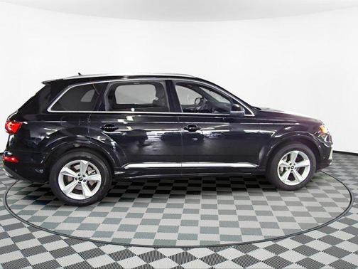 2023 Audi Q7 45 Premium Plus