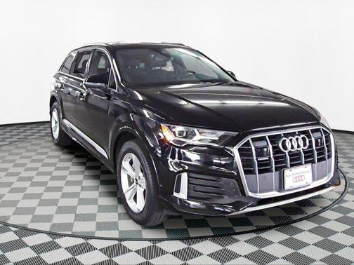 2023 Audi Q7 45 Premium Plus