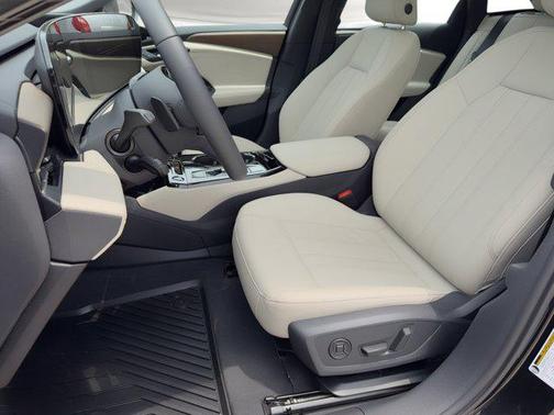 Mythos Black Metallic 2025 Audi A6 e-tron Premium Plus