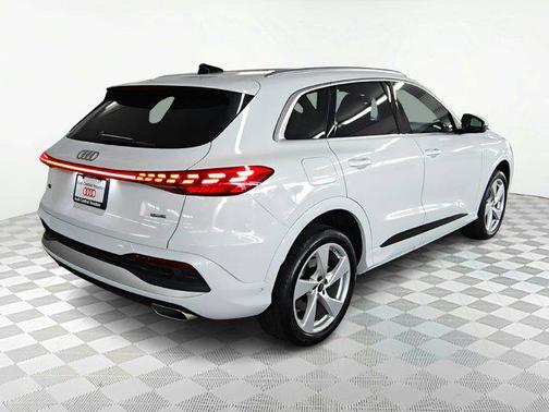 2025 Audi Q5 Premium Plus