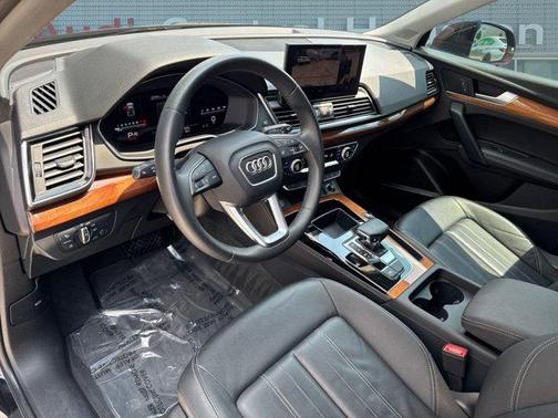 2023 Audi Q5 45 S line Premium Plus