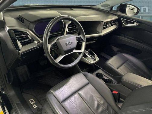 2022 Audi e-tron Premium