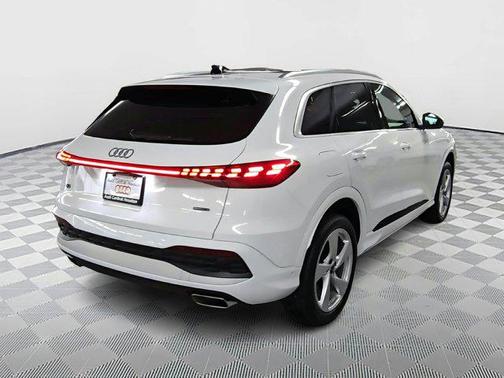 2025 Audi Q5 Premium Plus