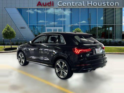 2020 Audi Q3 45 S line Prestige