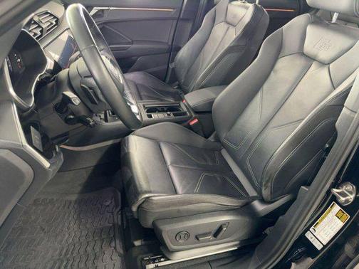 2020 Audi Q3 45 S line Prestige