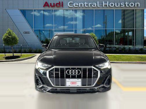 2020 Audi Q3 45 S line Prestige