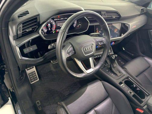 2020 Audi Q3 45 S line Prestige