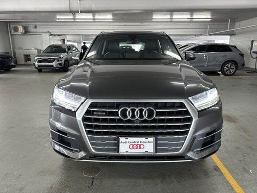 2019 Audi Q7 45 Premium Plus