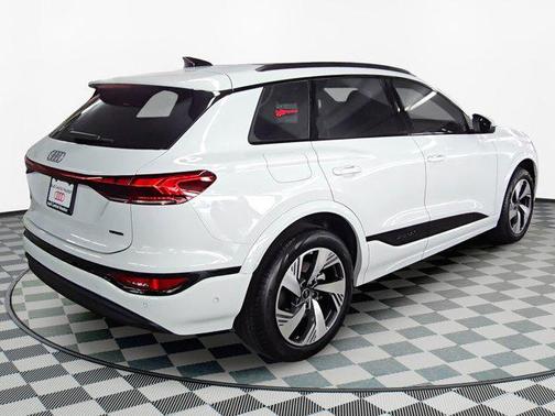 2025 Audi Q6 e-tron Premium Plus quattro