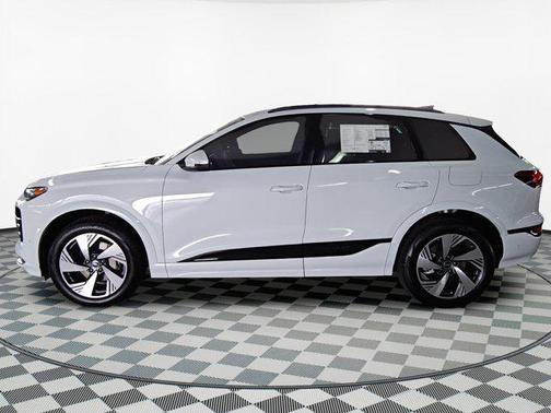 2025 Audi Q6 e-tron Premium Plus quattro