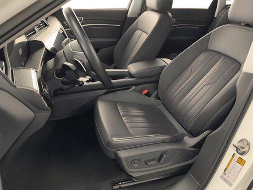 2021 Audi e-tron Premium Plus