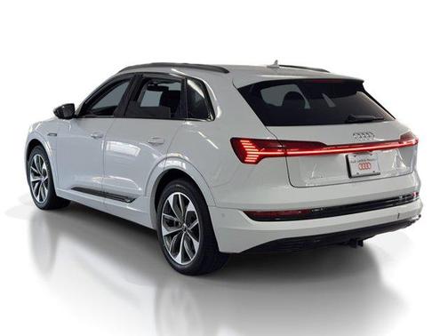 2021 Audi e-tron Premium Plus