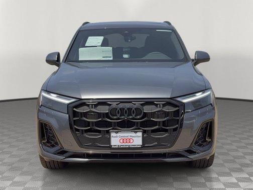 Daytona Gray Pearl Effect 2026 Audi Q7 55 Premium Plus