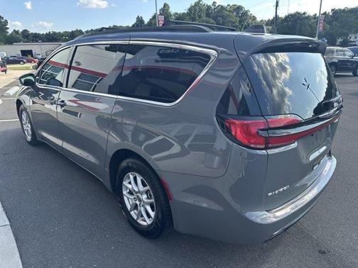2022 Chrysler Pacifica Touring-L
