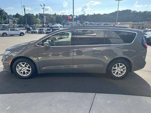 2022 Chrysler Pacifica Touring-L
