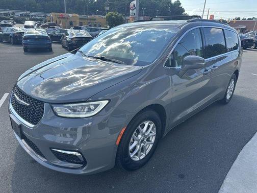 2022 Chrysler Pacifica Touring-L