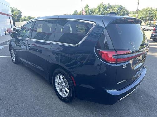 2023 Chrysler Pacifica Touring-L
