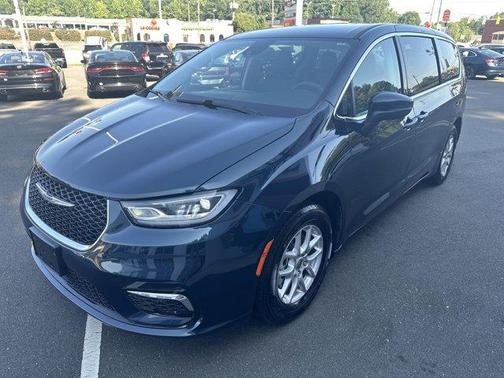 2023 Chrysler Pacifica Touring-L