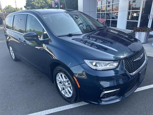 2023 Chrysler Pacifica Touring-L