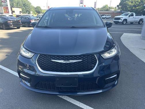 2023 Chrysler Pacifica Touring-L