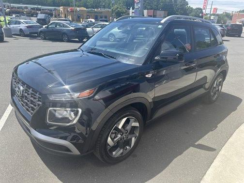 Onyx Black 2025 Hyundai VENUE SEL