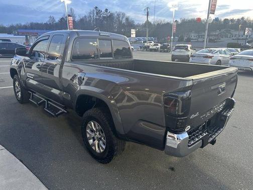 2018 Toyota Tacoma SR