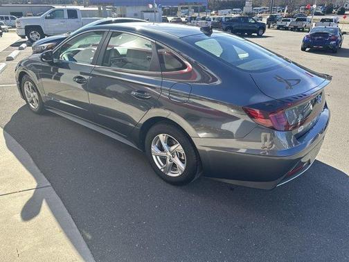 2022 Hyundai SONATA SE