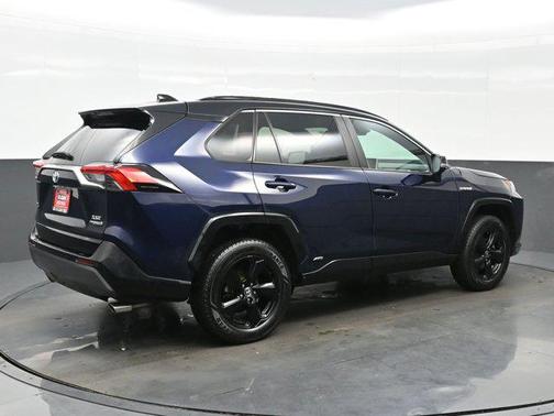 2021 Toyota RAV4 Hybrid SE