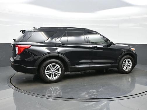 Agate Black Metallic 2021 Ford Explorer XLT