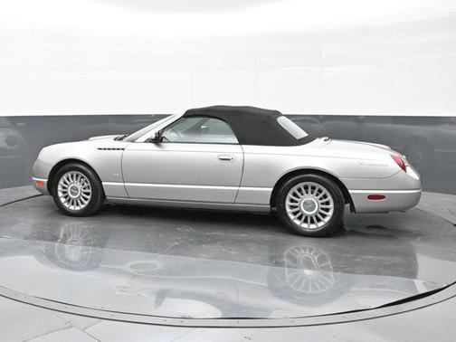 2004 Ford Thunderbird Base