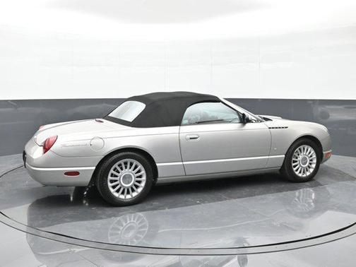 2004 Ford Thunderbird Base