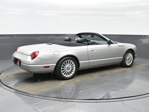 2004 Ford Thunderbird Base
