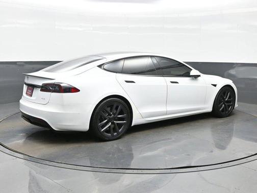 2021 Tesla Model S Plaid