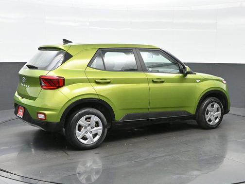 2020 Hyundai VENUE SE