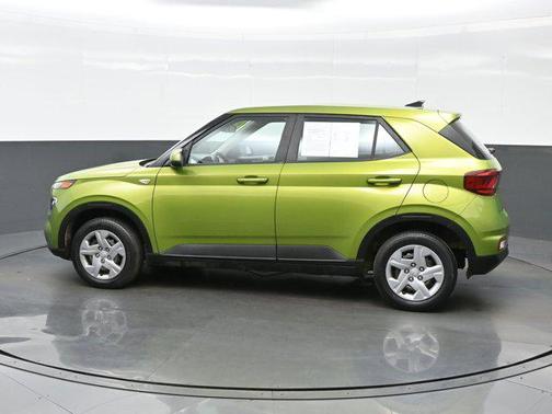 2020 Hyundai VENUE SE