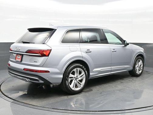 2022 Audi Q7 55 Premium Plus