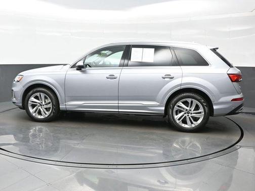 2022 Audi Q7 55 Premium Plus