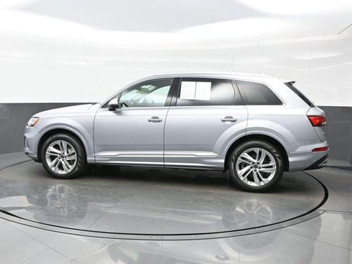 2022 Audi Q7 55 Premium Plus