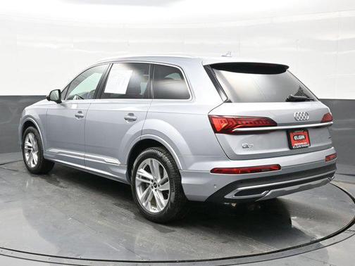 2022 Audi Q7 55 Premium Plus