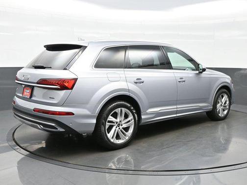 2022 Audi Q7 55 Premium Plus
