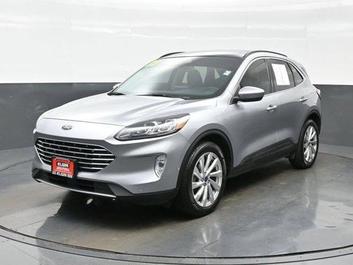 Iconic Silver Metallic 2022 Ford Escape Titanium