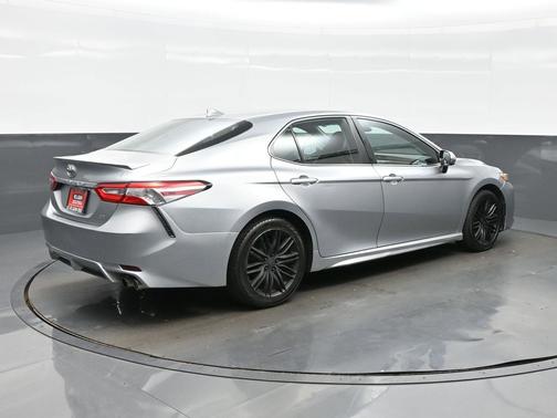 Celestial Silver Metallic 2020 Toyota Camry SE