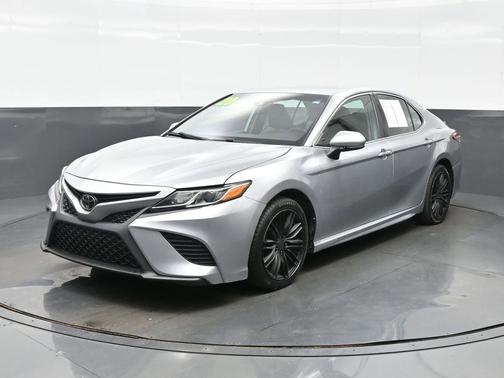 Celestial Silver Metallic 2020 Toyota Camry SE