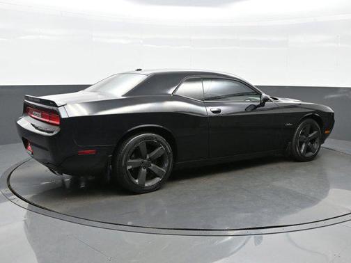 2011 Dodge Challenger Base