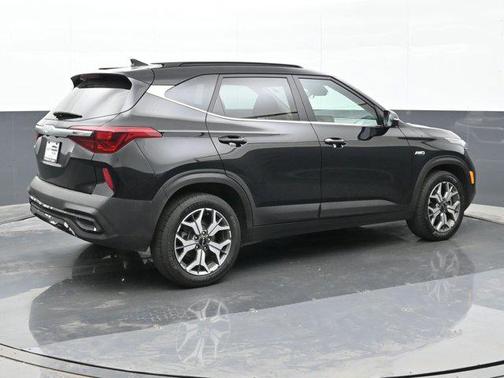 2022 Kia Seltos EX