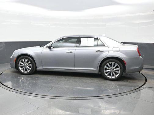 2018 Chrysler 300 Touring